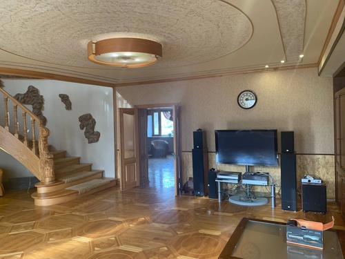 5-комнатная квартира 280.9 м², 3/4